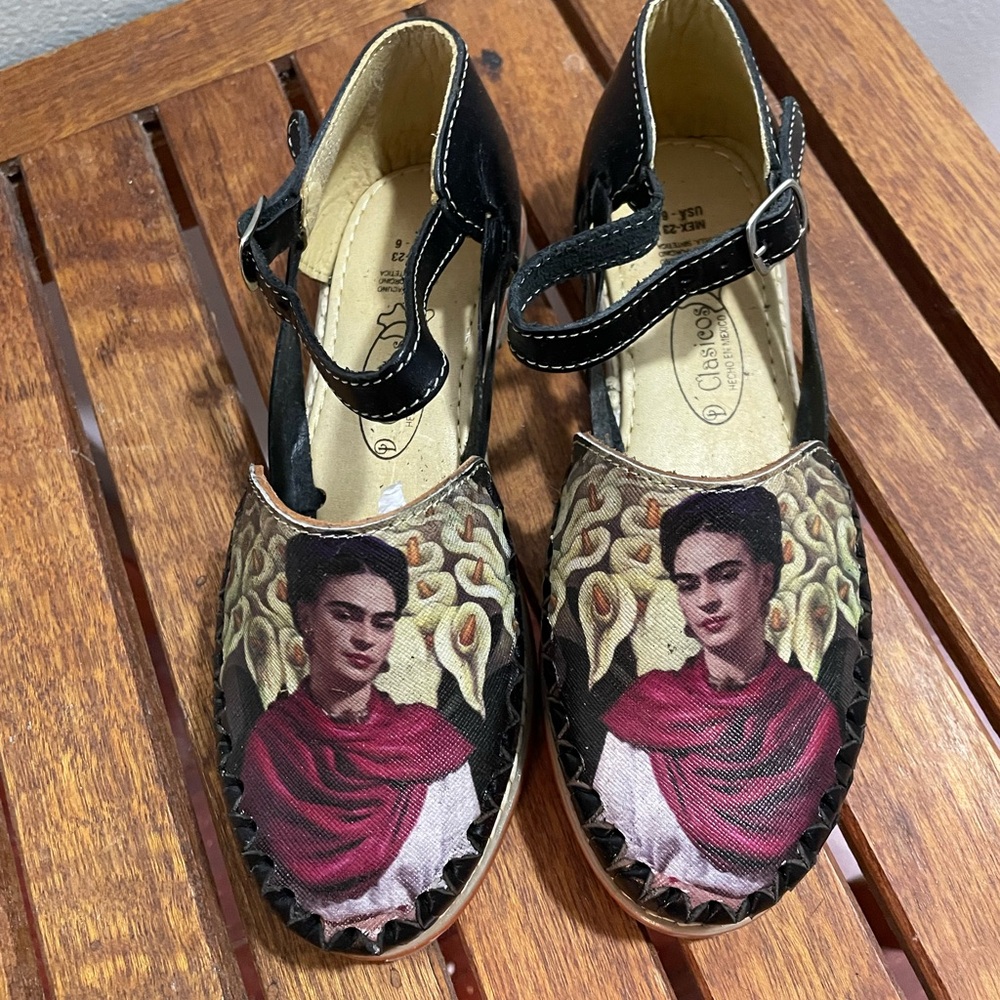 NWOT Genuine Leather Frida Shoes